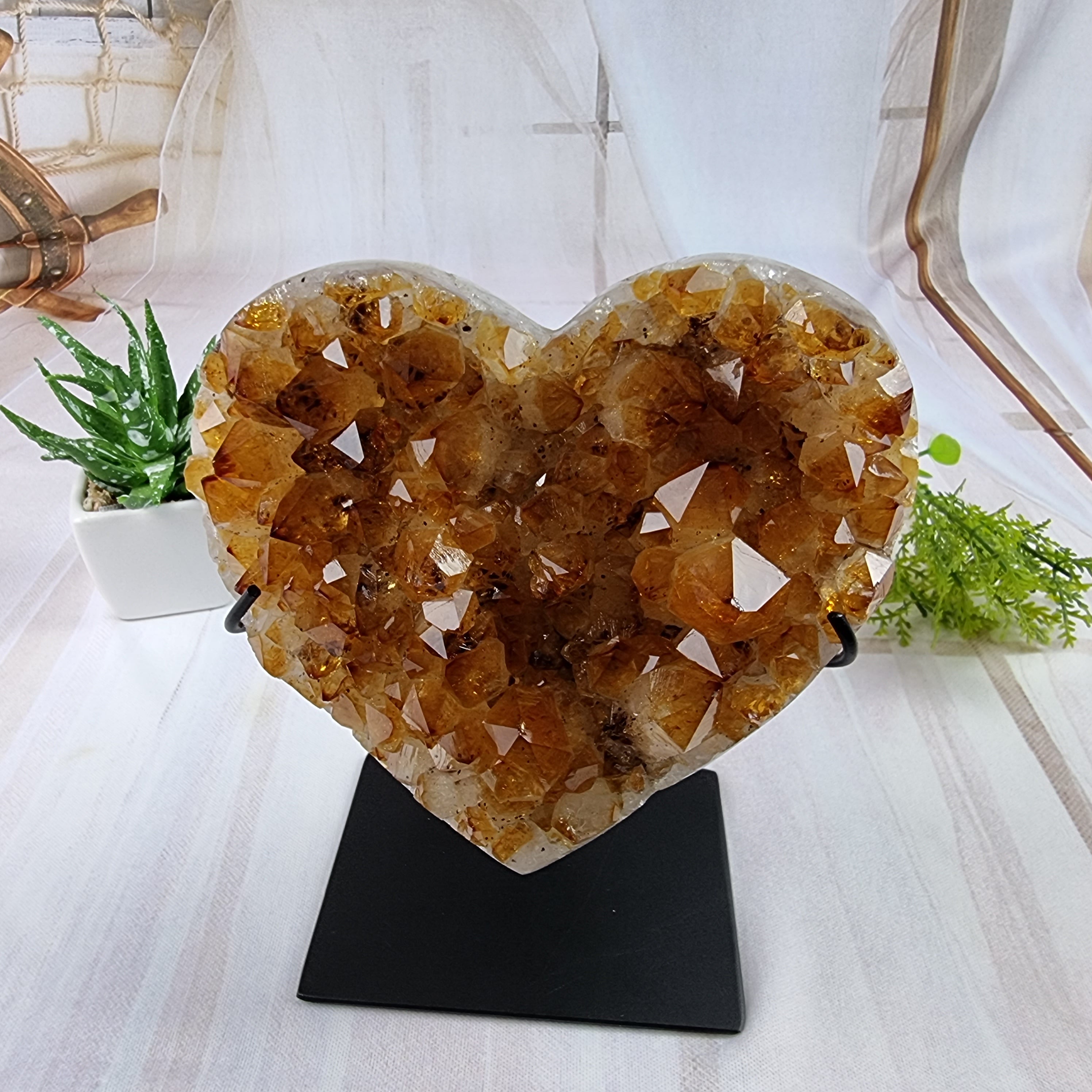 Citrine Heart on Iron base - Super Extra